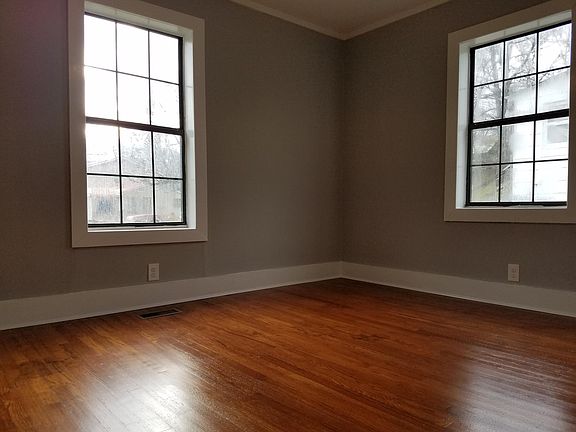 2nd image of 3330 Parker Ln