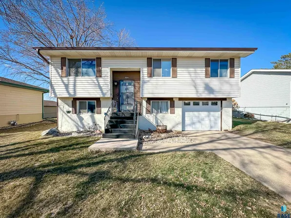 604 W 8th Ave, Lennox, SD 57039