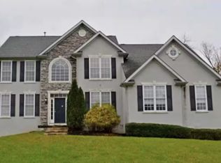 9 Laurel Wood Ct, Laurel Springs, NJ 08021
