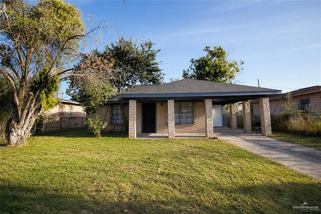 3 bed, 2.0 bath, 1192 sqft, $1,600 — Photo 1