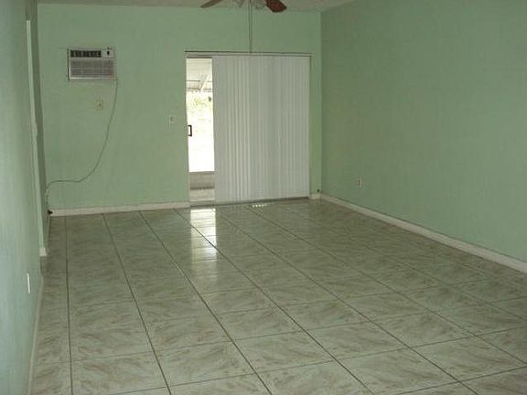 4th image of 1560 NE 127th St APT 208