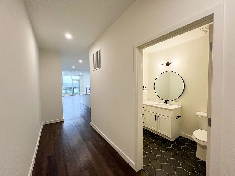 103 E 3rd St. - The Hayden — Photo 34