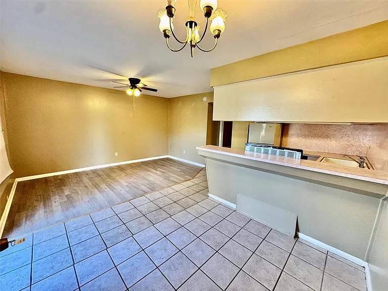 2201 N Grand Blvd #11 — Photo 6