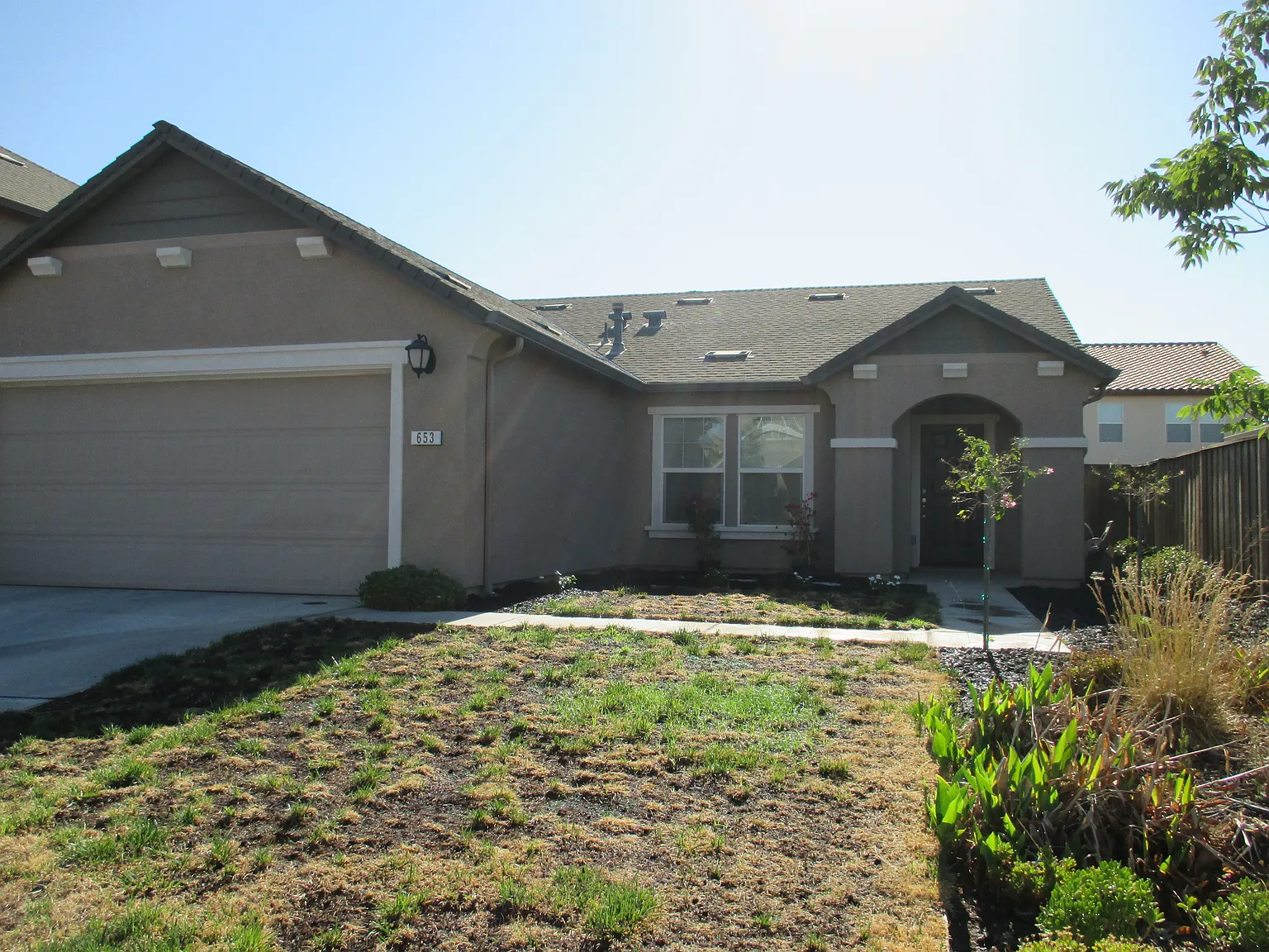 653 Hacienda St photo 1