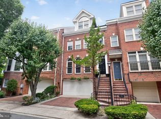 1533 N Colonial Ct, Arlington, VA 22209