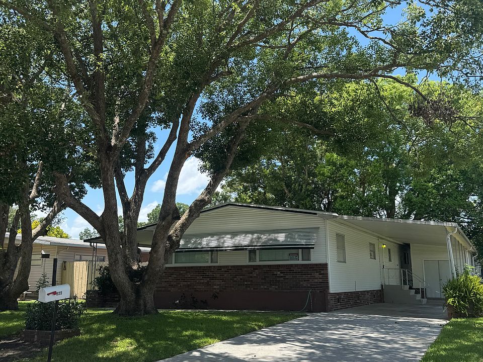 1st image of 525 Skyline Dr E