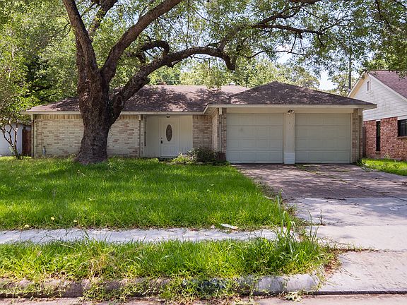 4th image of 17626 Golf Club Dr