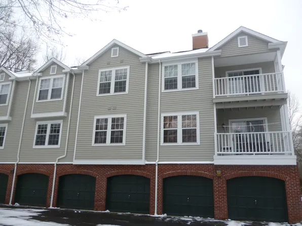 308 Hadley Dr, Trumbull, CT 06611