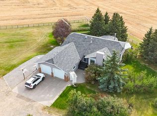 272166 W Panorama Rd, Rocky View County, AB T4B 4Z1