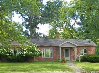 222 Windsor Rd, Benton Harbor, MI 49022