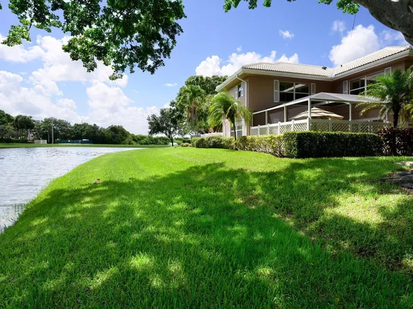 1907 Hartford Court, West Palm Beach, FL 33409