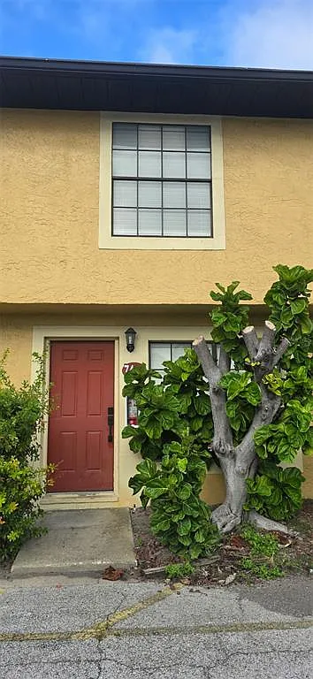 2 bed, 2.5 bath, 1031 sqft, $1,585 — Photo 1