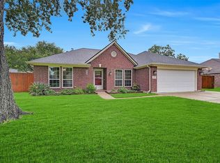 2220 Manchester Ln, Pearland, TX 77581