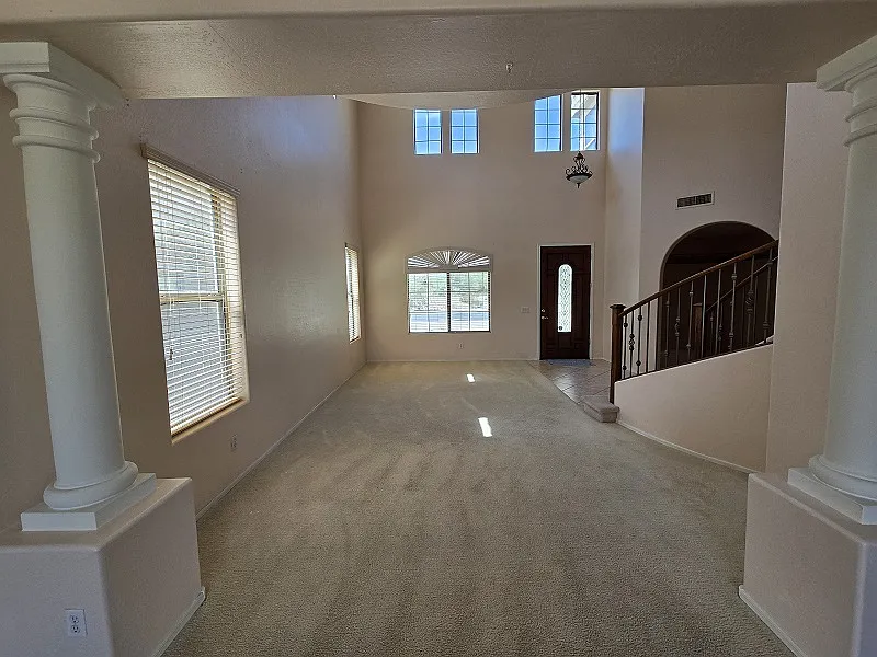 5 bed, 4.5 bath, 3731 sqft, $3,790 — Photo 4