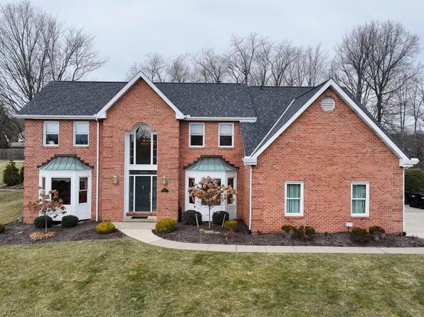 107 Chaucer Ct, Coraopolis, PA 15108