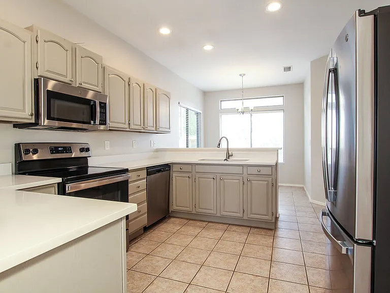 1211 E Winter Dr — Photo 7