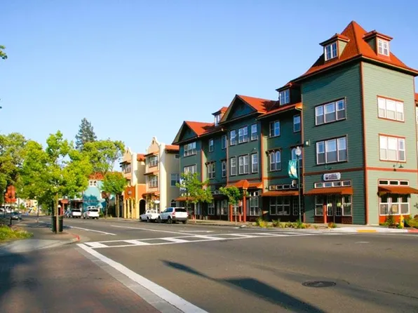 234 Windsor River Rd, Windsor, CA 95492