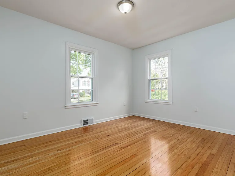 0 1/2 Hillside Ave — Photo 3