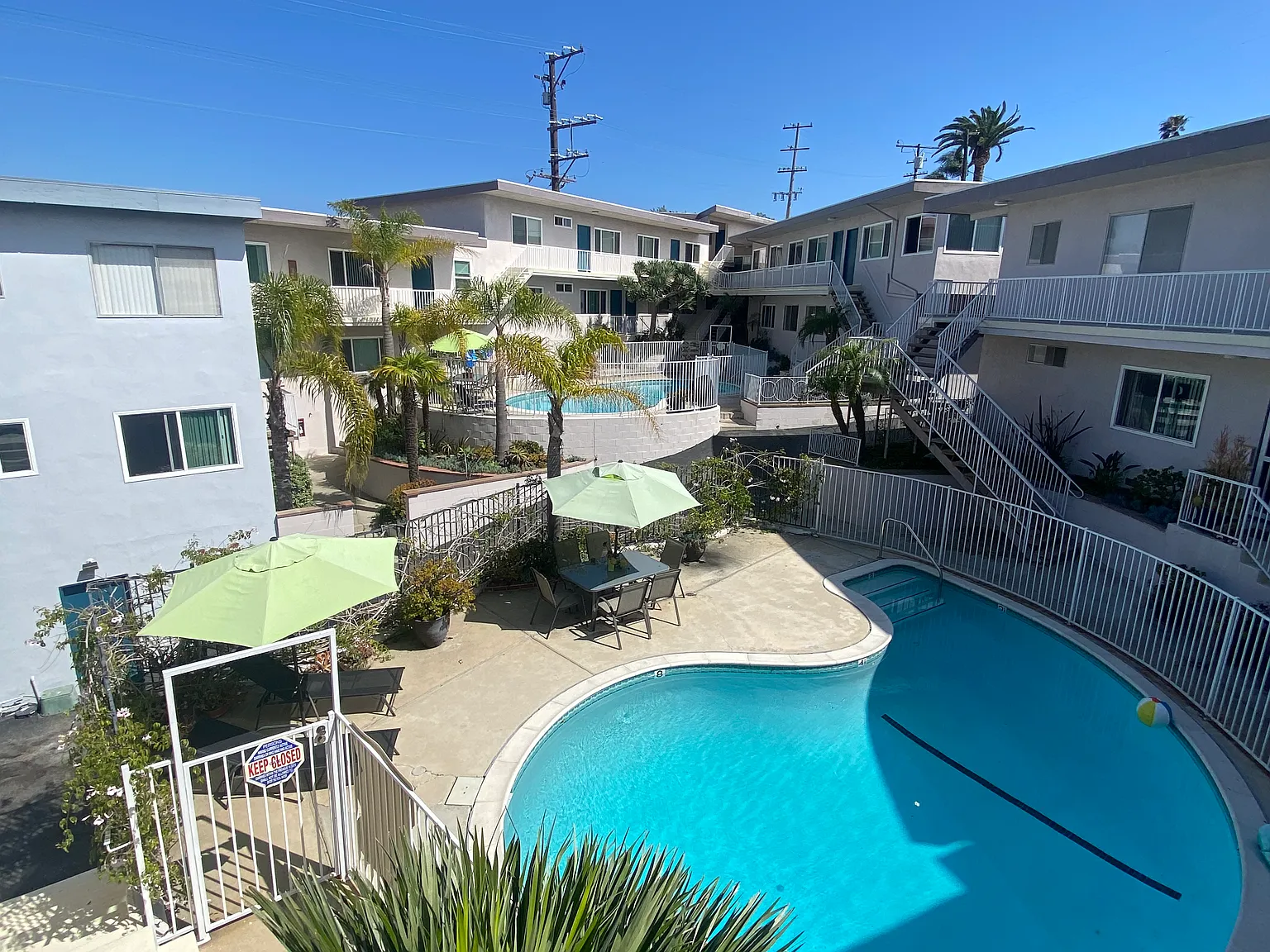 3 bed, 1.5 bath, 900 sqft, $2,750 — Photo 1
