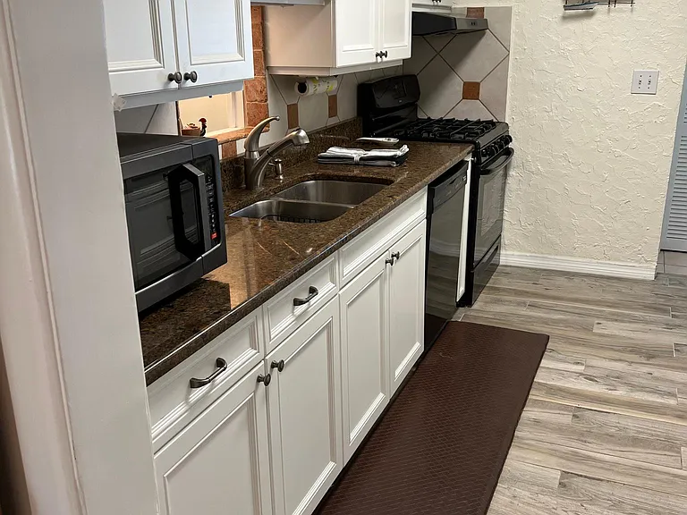 573 Tarawitt Dr — Photo 15