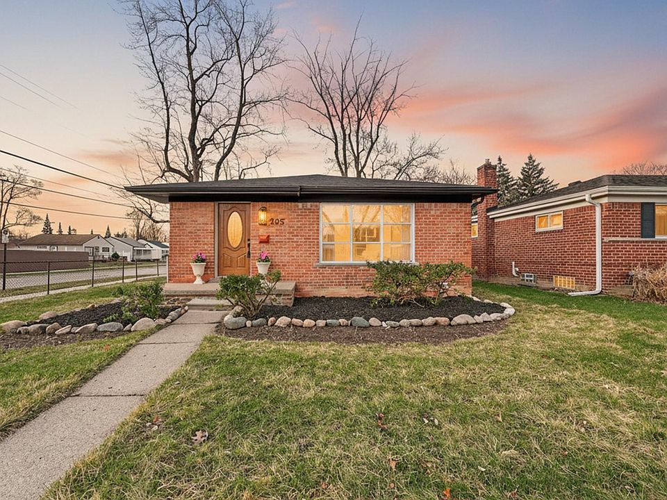 1st image of 205 Royal Park Ln