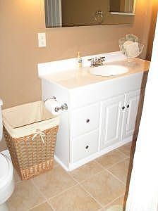 Mastbath with Ceramic Tile Flooring