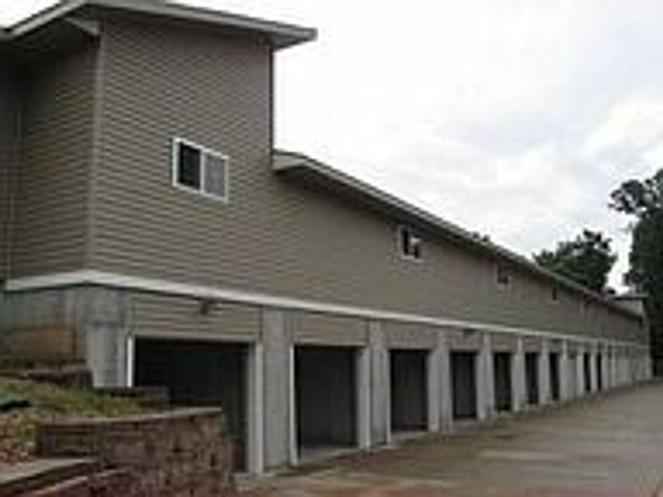 2nd image of 3601 Westwind Dr Unit 9