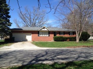 301 S Depray St, Blue Mound, IL 62513