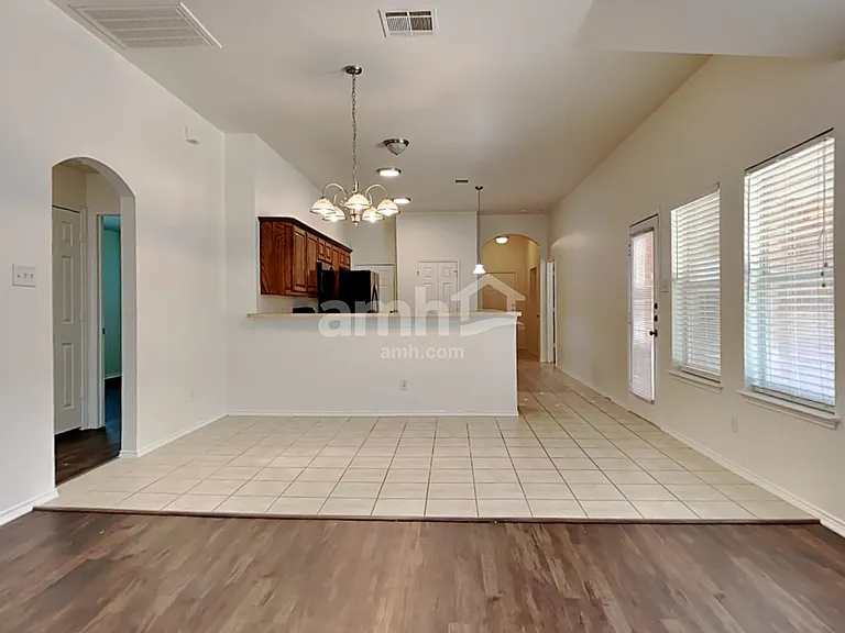 4406 Shady Elm Dr — Photo 6