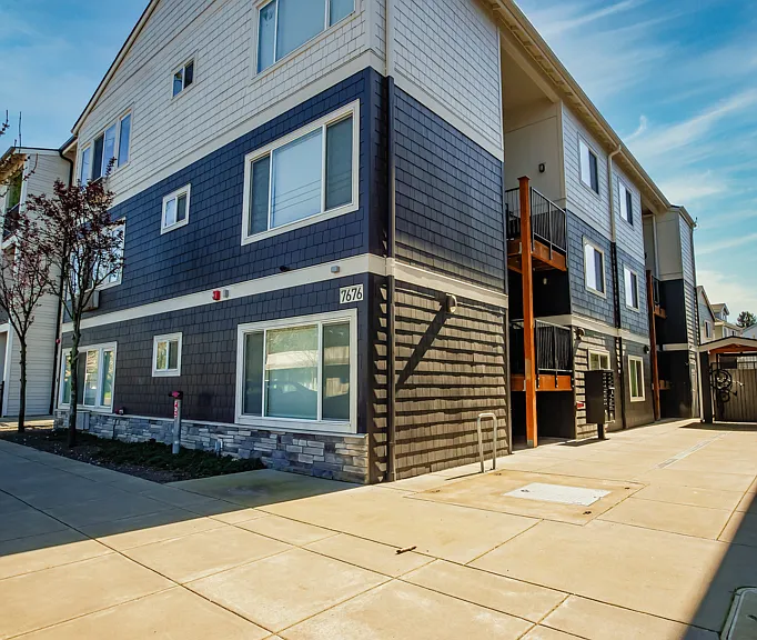 Lombard Apartments — Photo 20