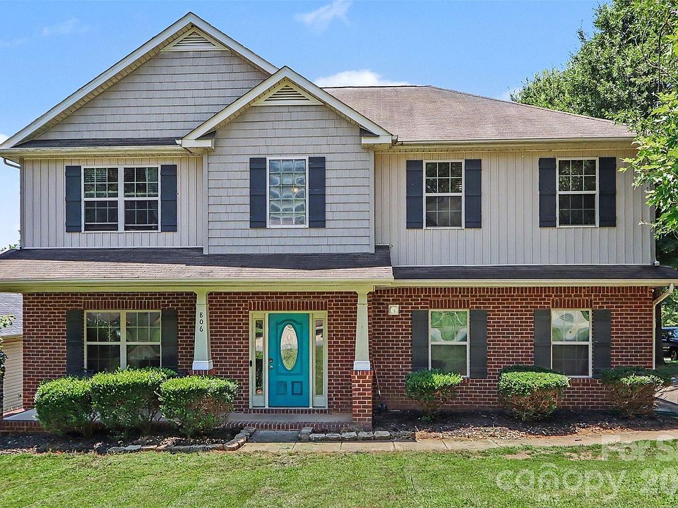 1st image of 806 Brooke Nicole Pl