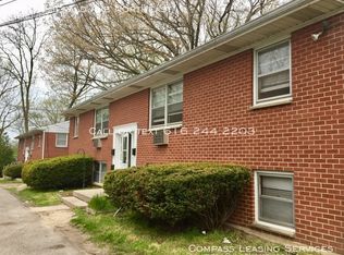 867 Emerald Ave NE, Grand Rapids, MI 49503