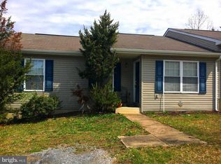 33 Squire Cir, Inwood, WV 25428