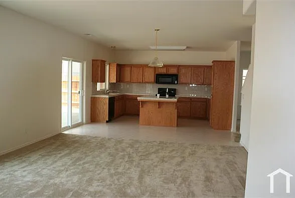 2751 Edgar Ave — Photo 3