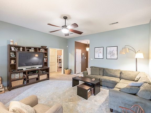 5th image of 3311 Oakmont Dr