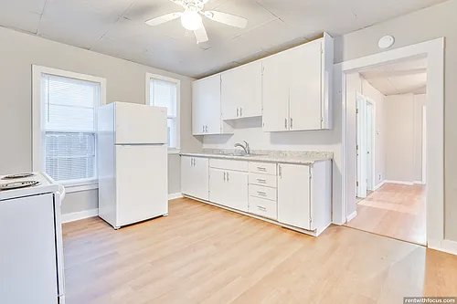 645 5th St. Photo 1