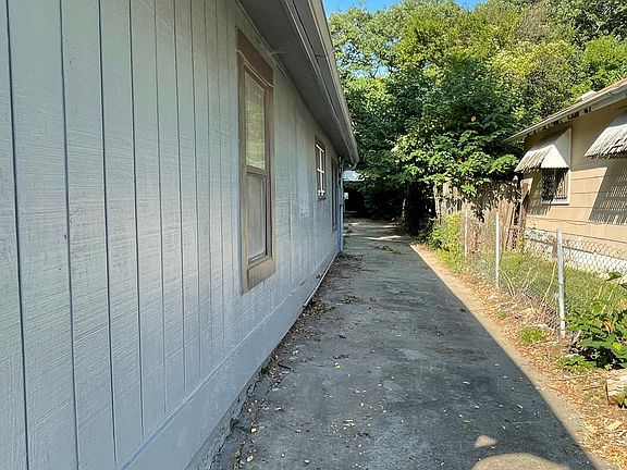 2nd image of 6928 S Benton Ave