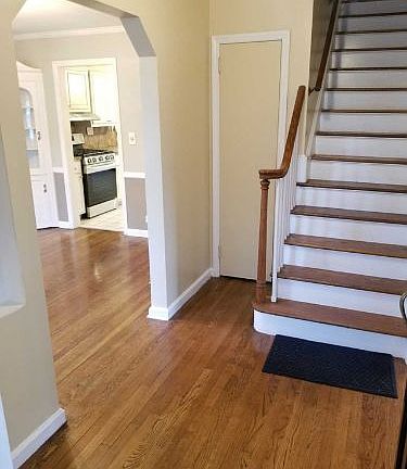 3rd image of 182 Broad Ave
