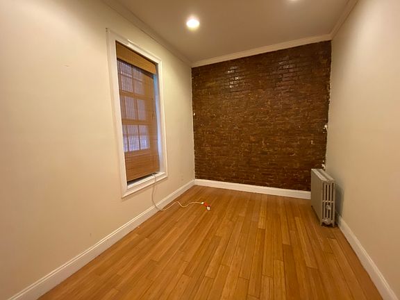 2nd image of 552 Lincoln Pl #1B