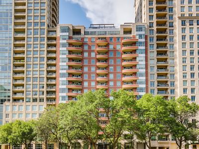 270 E Pearson St APT 1402, Chicago, IL, 60611