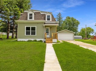 313 NE 2nd St, Ogden, IA 50212