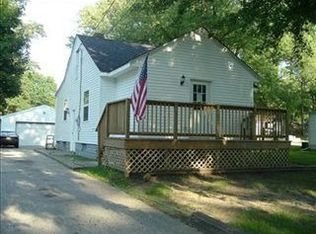 2425 S 3rd St, Niles, MI 49120