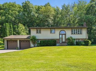 7 Sunview Rd, Oakdale, CT 06370