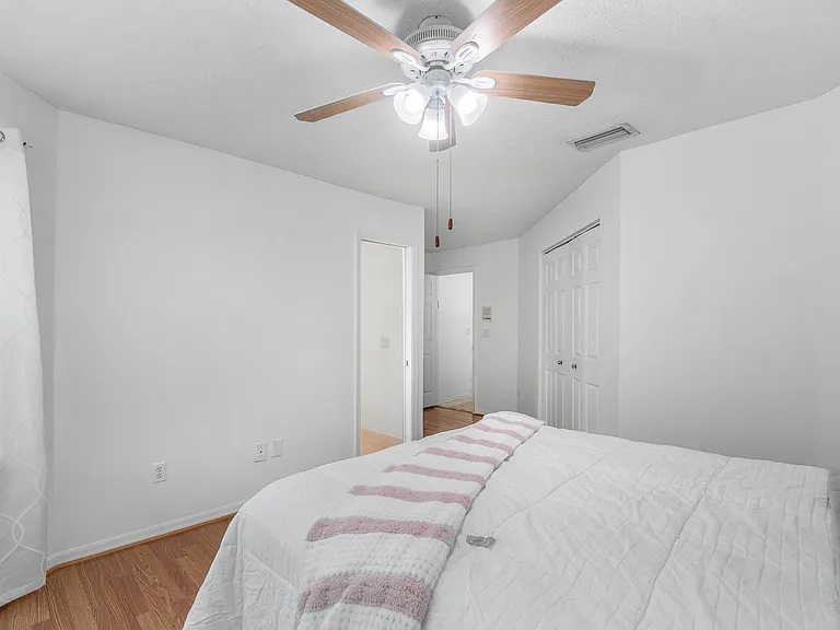7087 NW 78th Pl — Photo 32