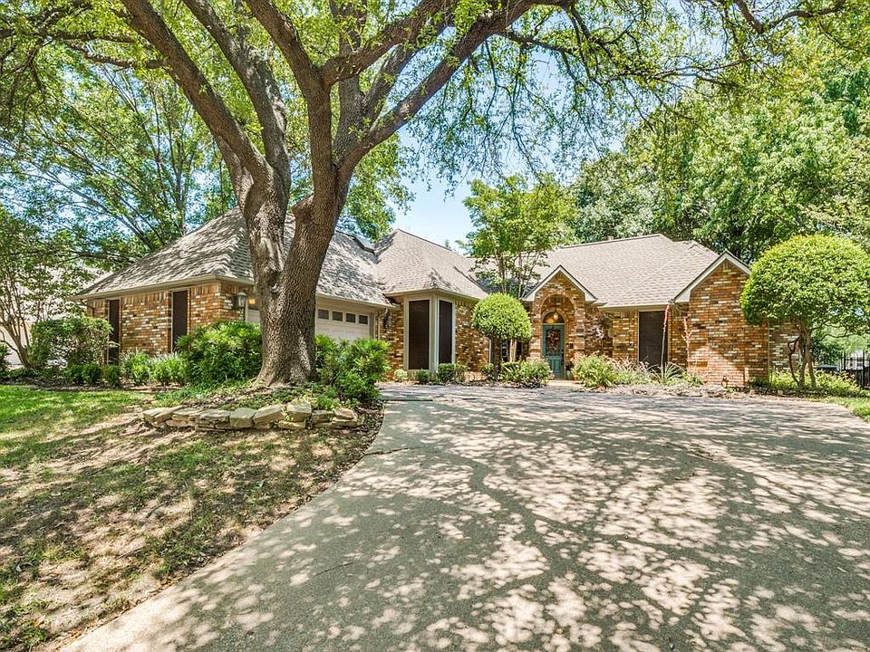 1st image of 2921 Oak Springs Dr