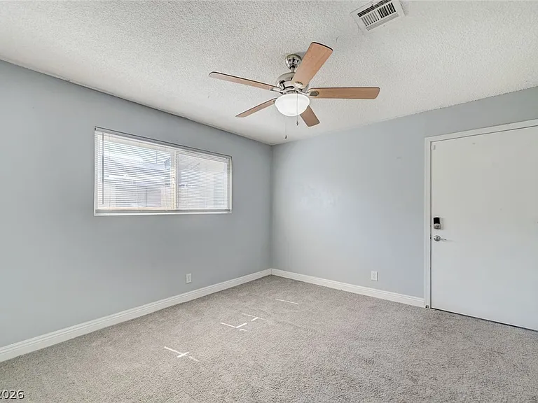 3917 W Oakey Blvd — Photo 22
