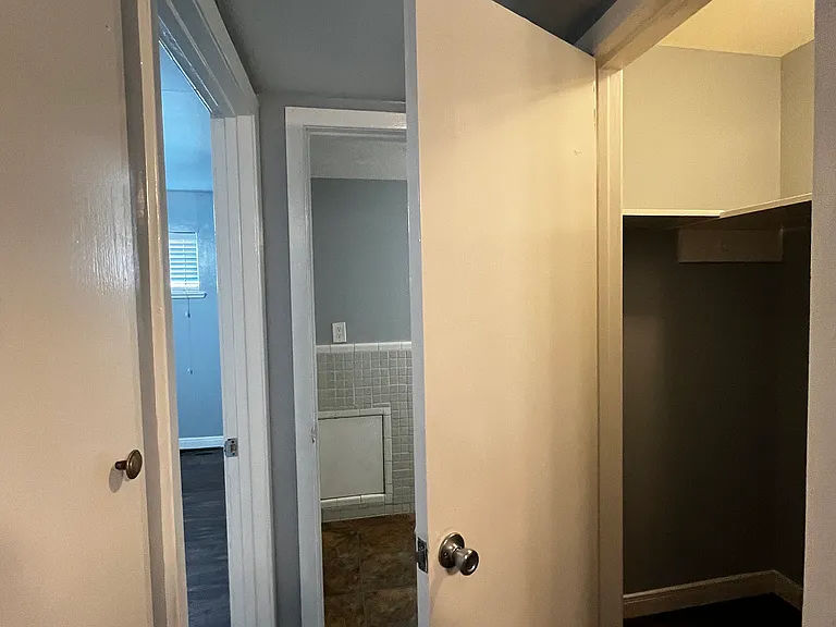 2116 Lexington St #1 — Photo 10