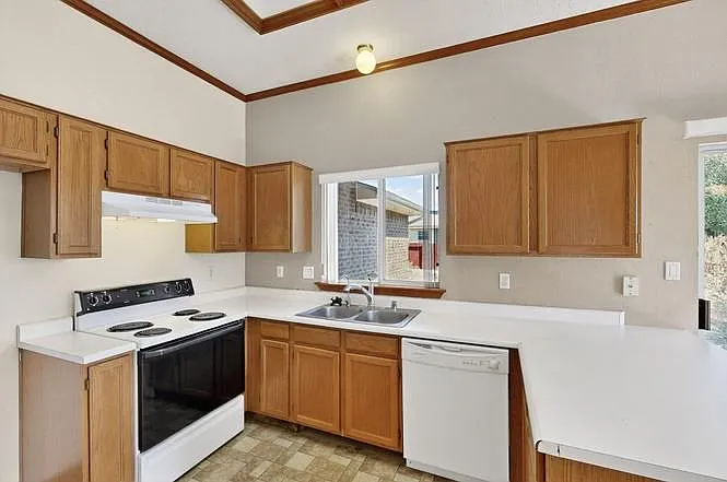 10331 Hackamore Pl SW — Photo 4