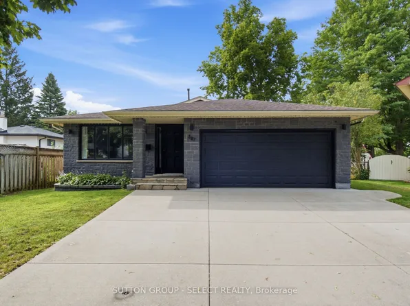 587 Classic Ct, London, ON N5W 5X4