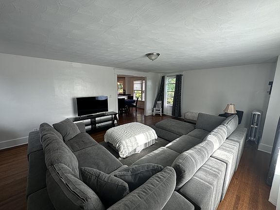 5th image of 336 Esser Ave #2